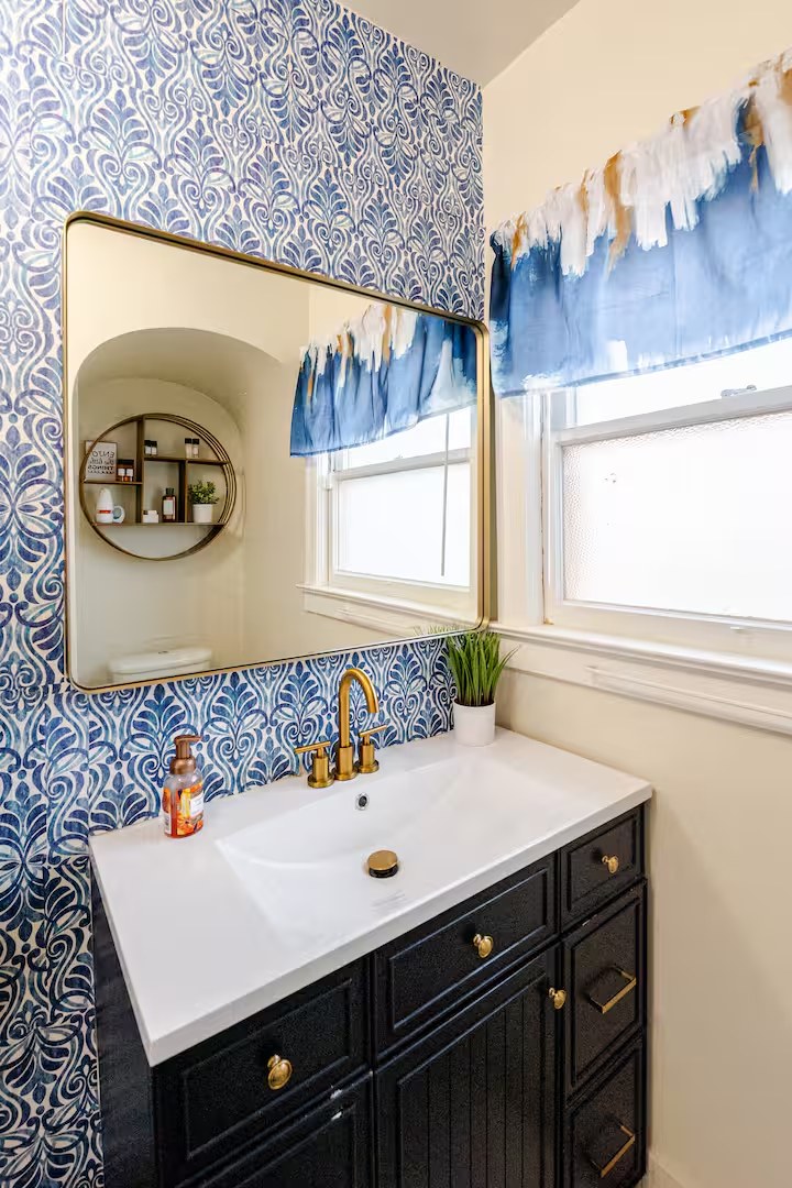 The Velvet Lounge | Executive 1BR Retreat in Vallejo — photo 5