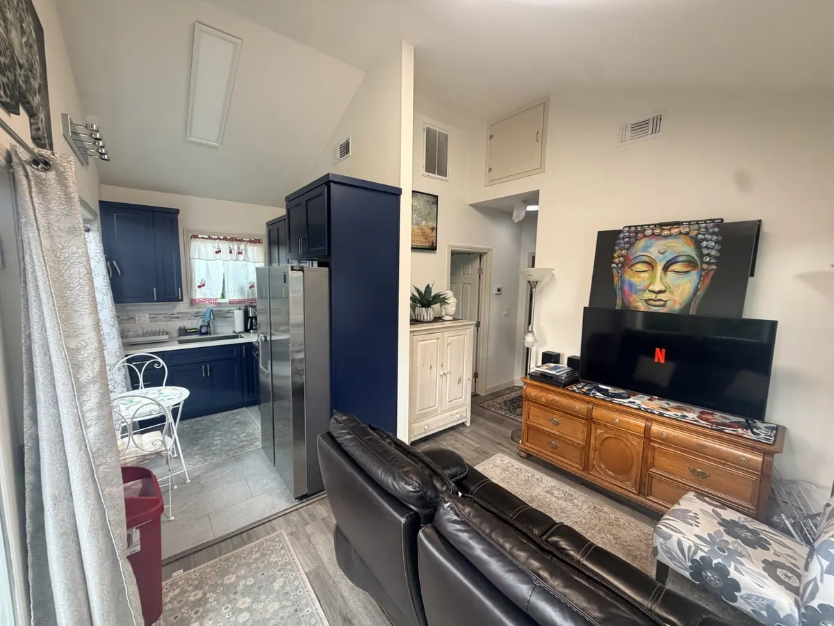 Fully furnished 2 bed 1 bath, sleeps 4 in Richmond — photo 2