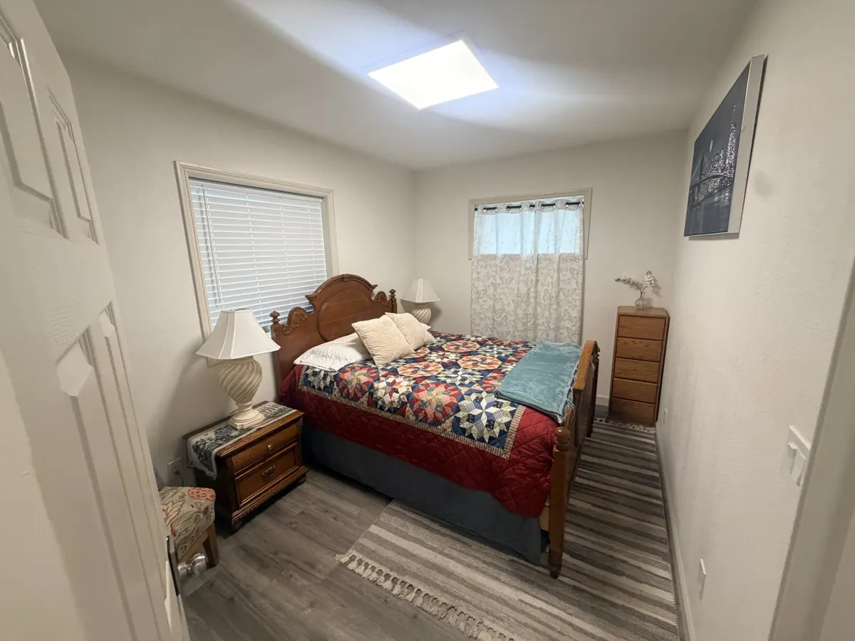 Fully furnished 2 bed 1 bath, sleeps 4 in Richmond — photo 4
