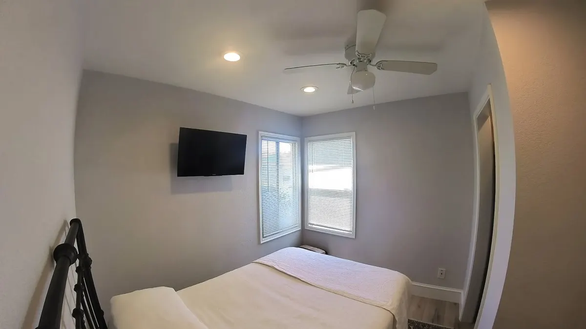Spacious 3-Bedroom Bungalow Near Chevron Richmond Refinery — photo 5