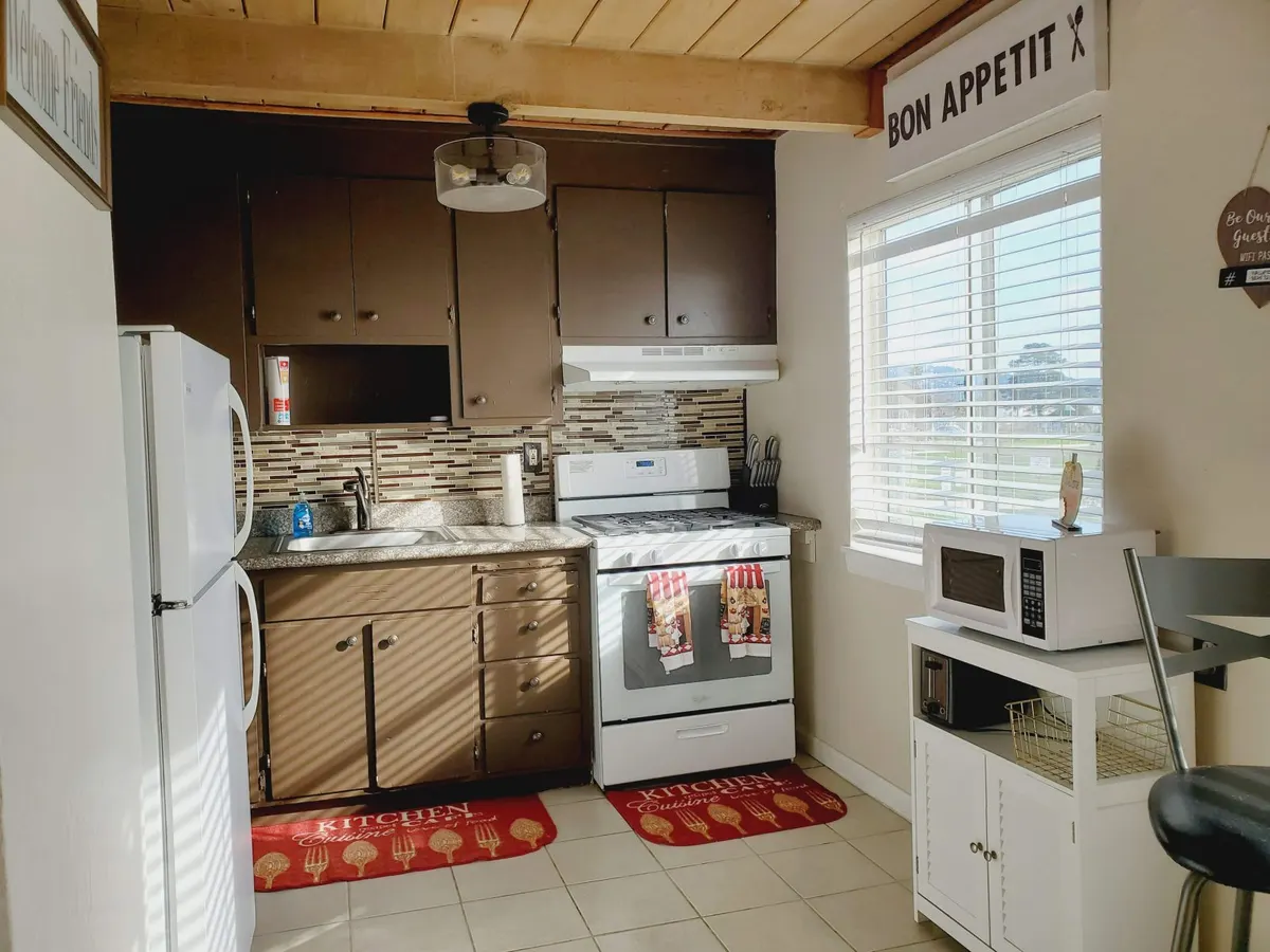 The Park Plaza | Richmond CA 2 Bedroom Extended Stay — photo 3